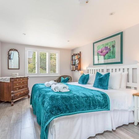 Pass The Keys Charming Apartment Attached To Thatched Cottage Chichester Bagian luar foto