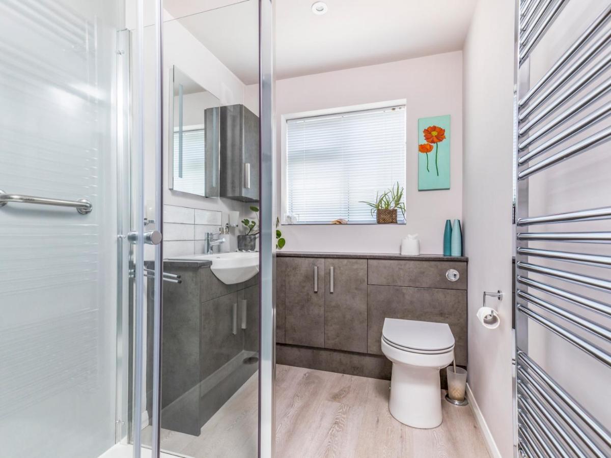 Pass The Keys Charming Apartment Attached To Thatched Cottage Chichester Bagian luar foto