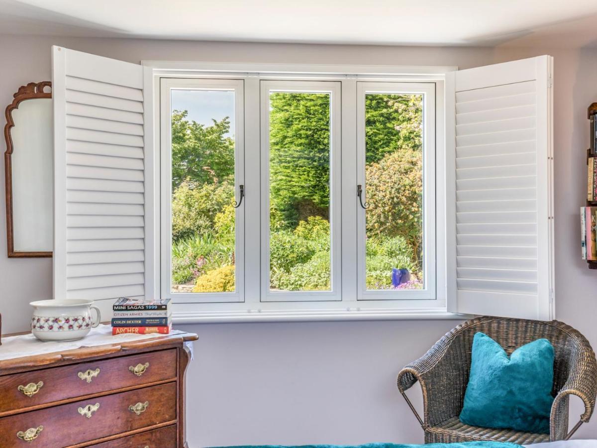 Pass The Keys Charming Apartment Attached To Thatched Cottage Chichester Bagian luar foto